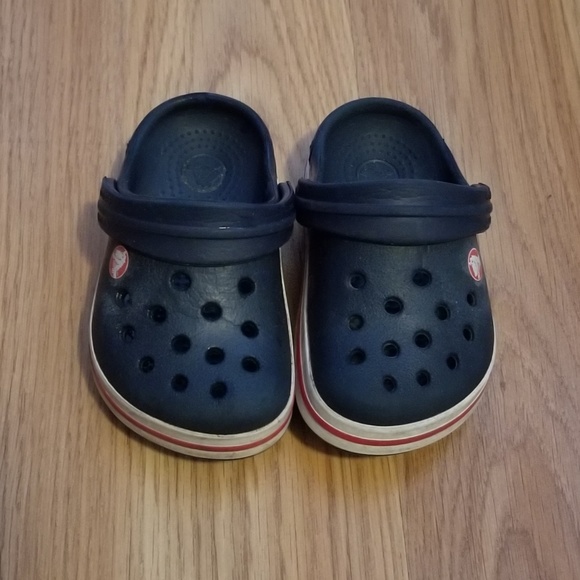 kids size 4 crocs